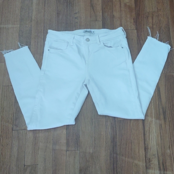Zara Denim - Zara Crisp White Denim Jeans - Size 8